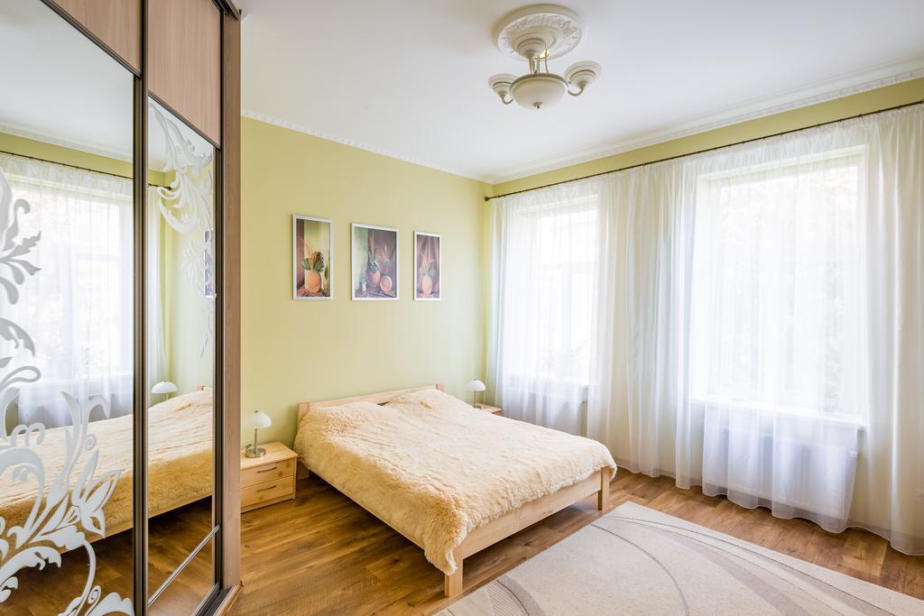 Rynok Square 5 Зі Світлом! Leilighet Lviv Eksteriør bilde